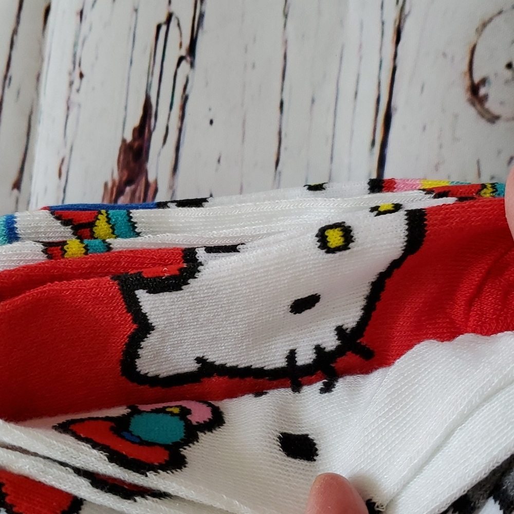 ποΈ SANRIO HELLO KITTY NO-SHOW SOCKS (5 PAIRS) π - Picture 5 of 8